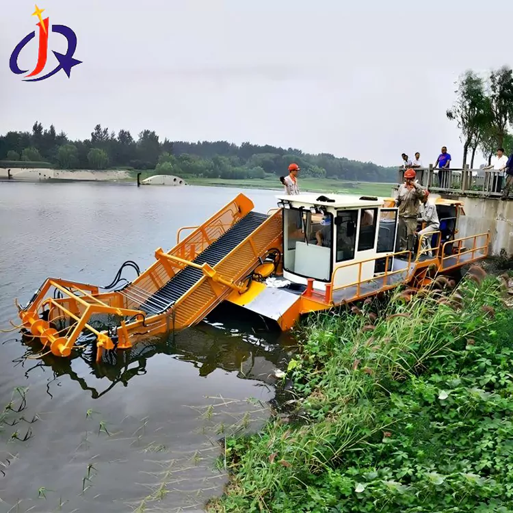 Hyazinthen- und Wasserlinsenschneiderboot